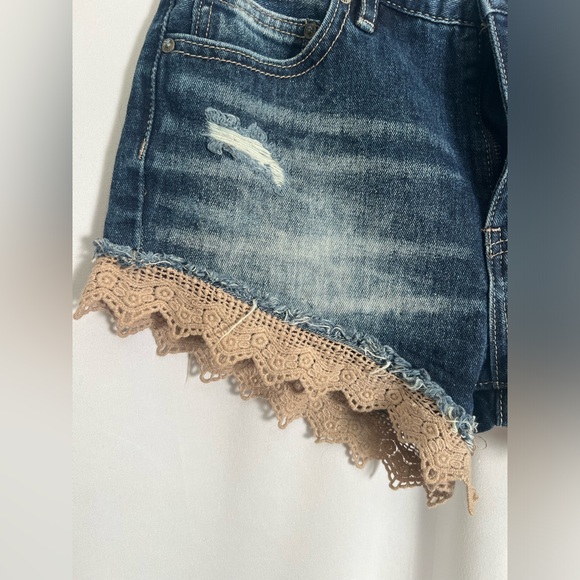 Free people denim shorts with crochet - Picture 3 of 8